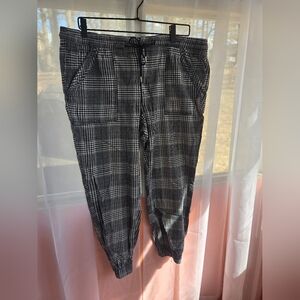 Men's Black & White Plaid Jogger Pants